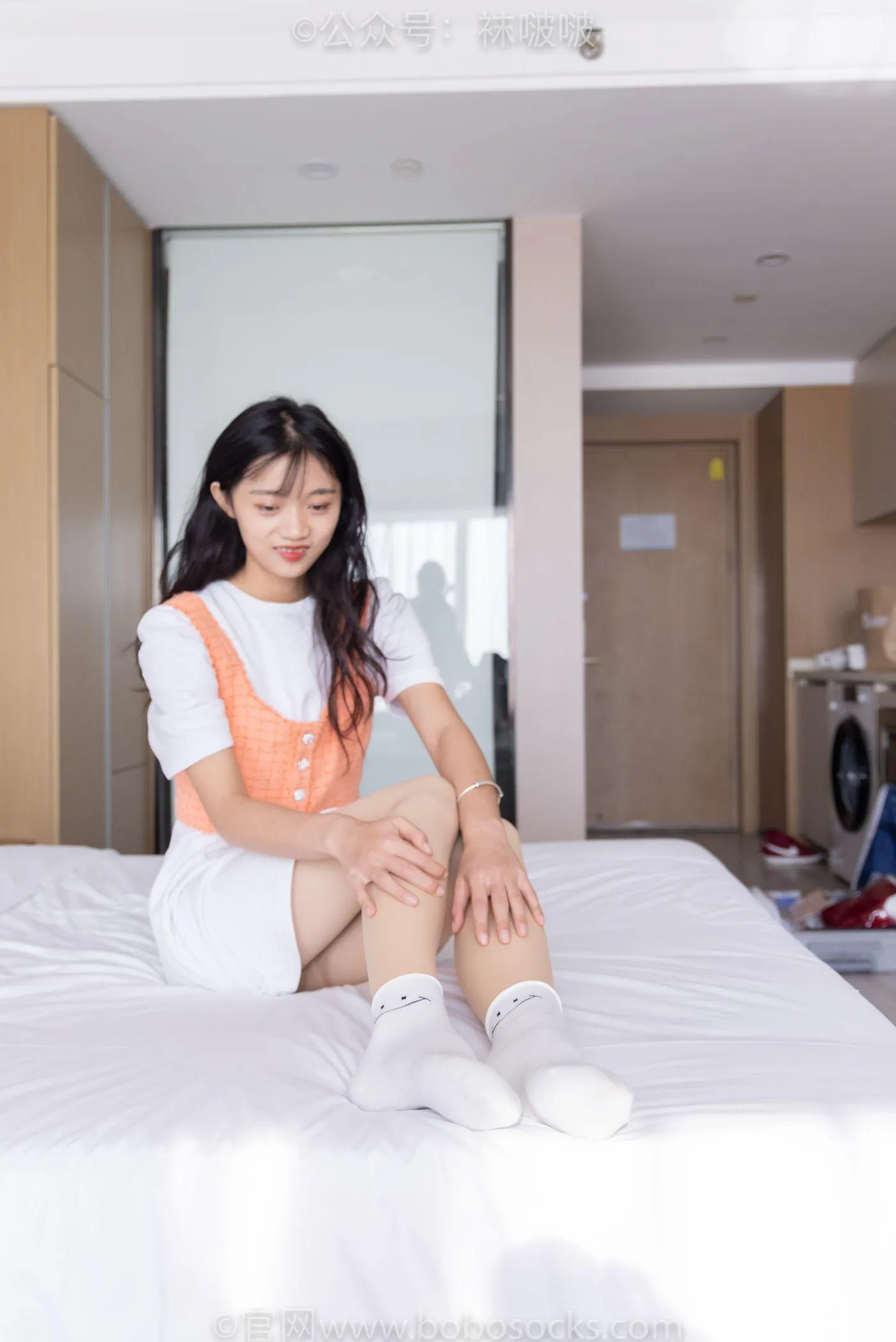 [BoBoSocks袜啵啵]NO.062 涵涵-运动鞋、白棉袜、厚肉丝 [145P]插图9